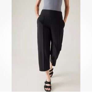 Athleta Stellar Wide Leg Crop